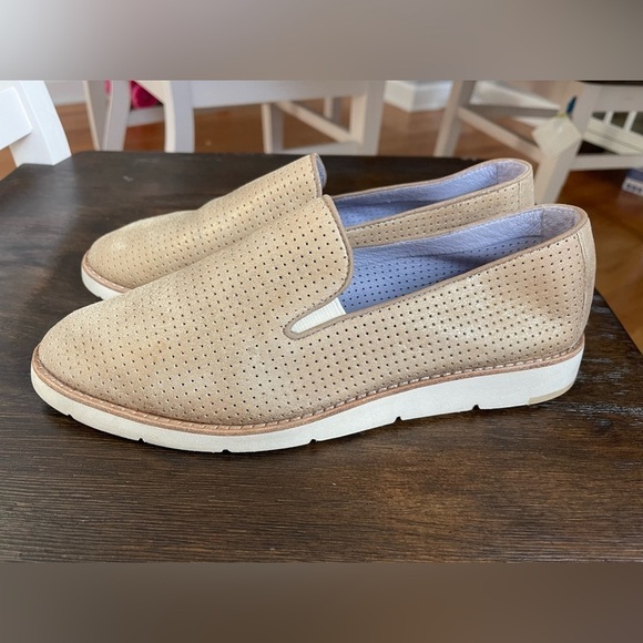 Johnston and Murphy perforated loafers - Picture 2 of 10